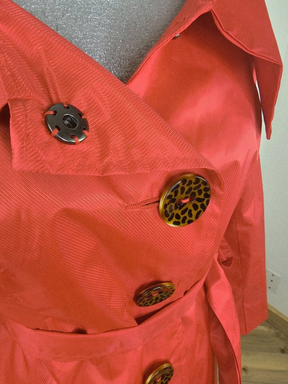 Love Stitch Statement Red Belted Trench Coat Size Medium - Picture 2 of 9